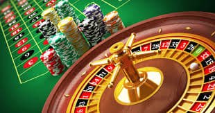Filipino sports bettor placing a wager on phpplay mobile platform